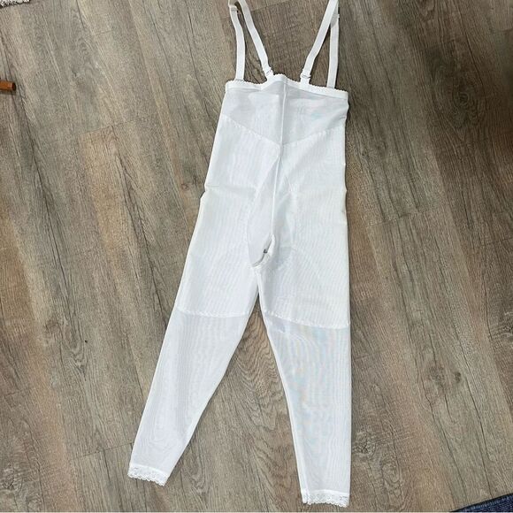 Design Veronique Style 1655 Body Girdle in white size small - Picture 3 of 9